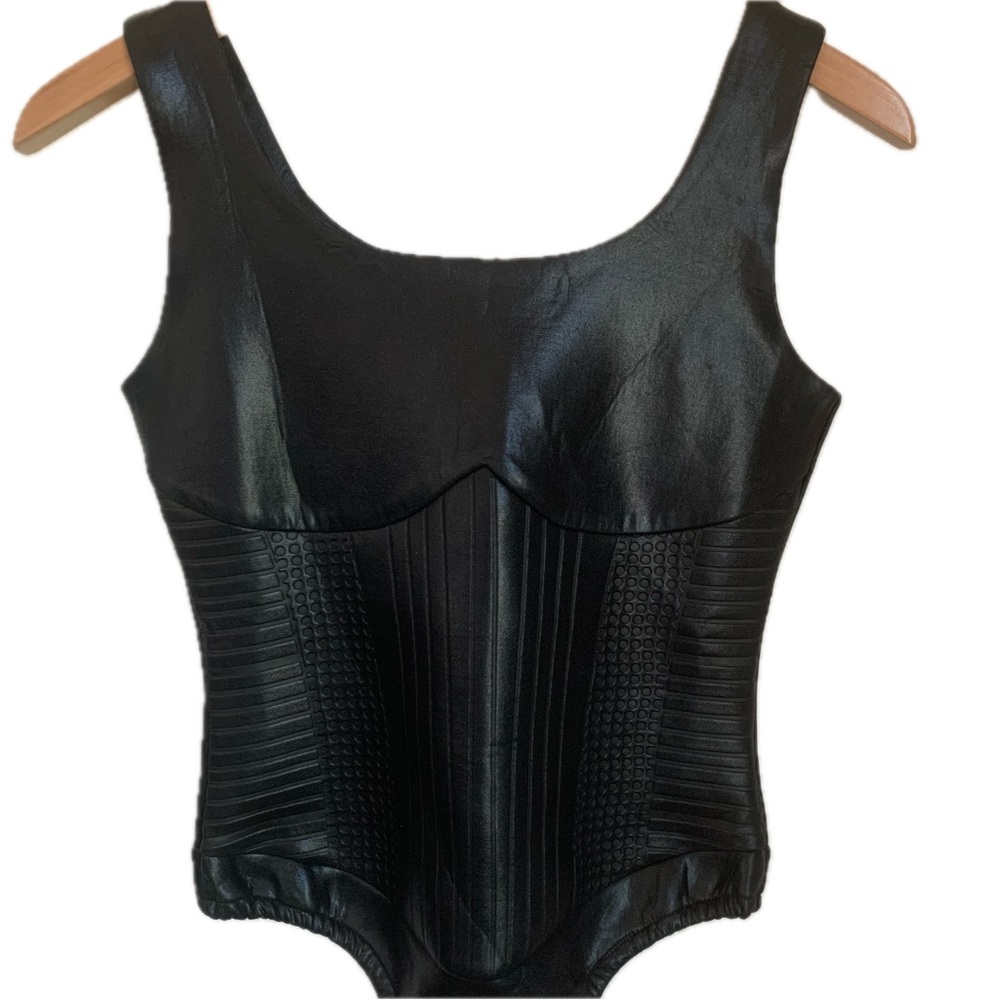 Maniere De Voir Sleeveless Black Bodysuit Top Shirt Raised Textured Pattern US 4